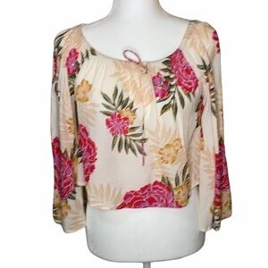 BillaBong floral 3/4 sleeve Crop Top